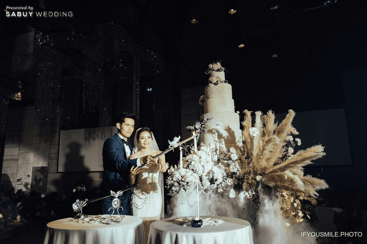 เค้กแต่งงาน รีวิวงานแต่งสวยโรแมนติกกับกิมมิคห้องวิวทะเล @ Hilton Pattaya