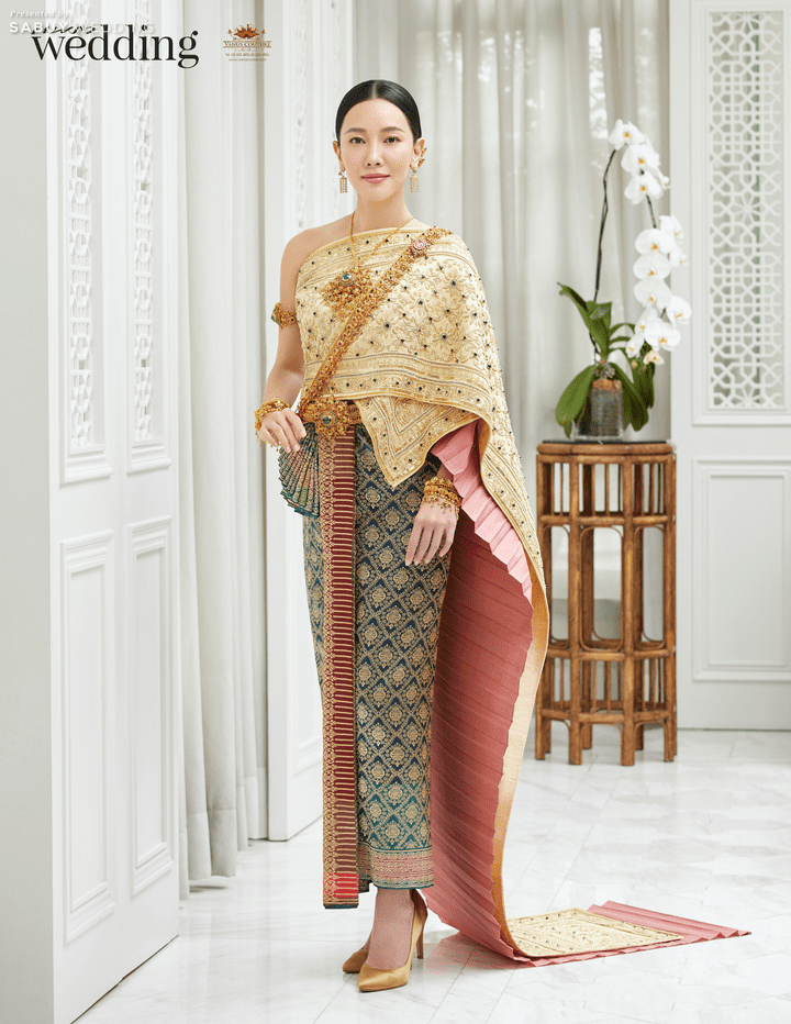 ชุดไทยสวยสง่า ผ้าไหมระดับพรีเมียม 'ยกลำพูน ปักธงชัย และพาราณสี' จากห้องเสื้อวนัชกูตูร์