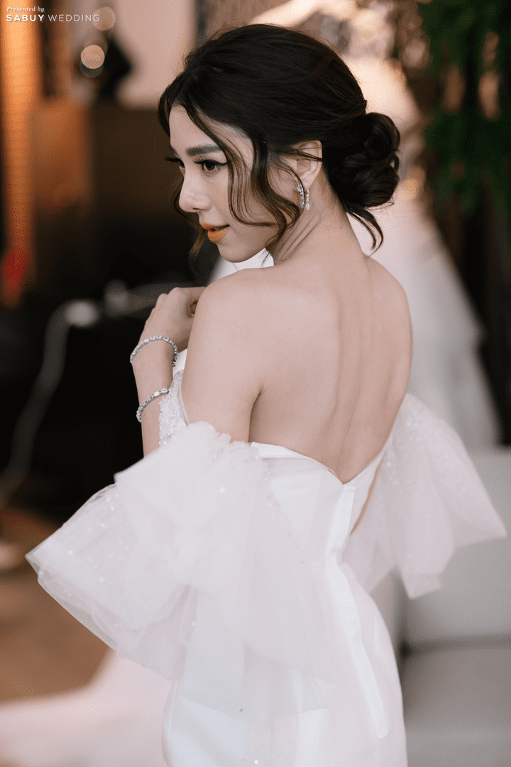  รีวิวงานหมั้นสีสันสดใส โดดเด่นจากดอกไม้มากกว่า 50 ชนิด @ Park Hyatt Bangkok