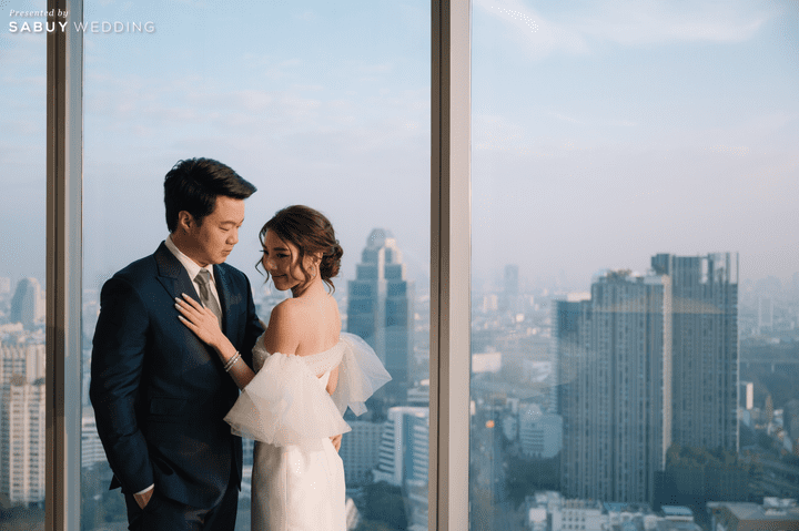  รีวิวงานหมั้นสีสันสดใส โดดเด่นจากดอกไม้มากกว่า 50 ชนิด @ Park Hyatt Bangkok