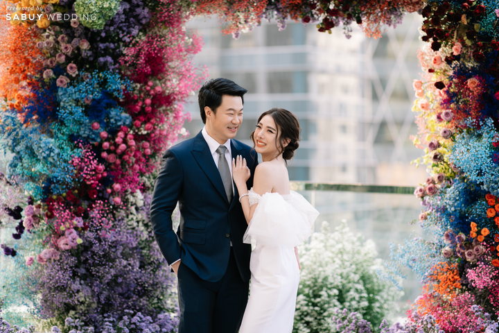  รีวิวงานหมั้นสีสันสดใส โดดเด่นจากดอกไม้มากกว่า 50 ชนิด @ Park Hyatt Bangkok