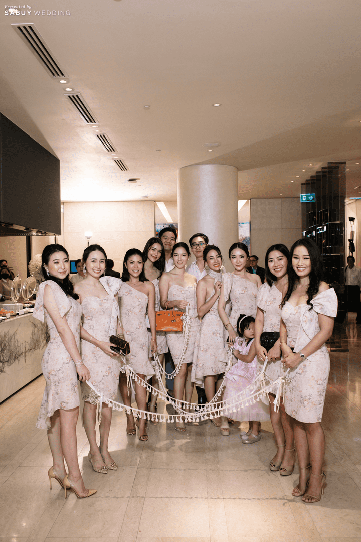  รีวิวงานหมั้นสีสันสดใส โดดเด่นจากดอกไม้มากกว่า 50 ชนิด @ Park Hyatt Bangkok