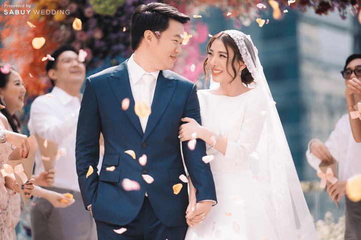  รีวิวงานหมั้นสีสันสดใส โดดเด่นจากดอกไม้มากกว่า 50 ชนิด @ Park Hyatt Bangkok