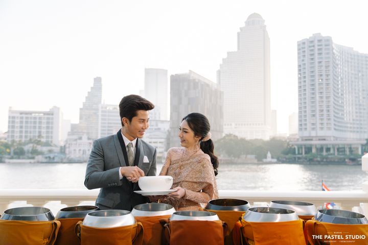   รีวิวงานแต่งธีมหนัง Crazy Rich Asians เปิดตัวเจ้าสาวแบบเดินบนน้ำ @ The Peninsula Bangkok