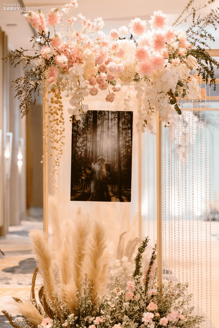  รีวิวงานแต่งสวยละมุนด้วยดอกไม้ ธีมสีเบจ Dusty Pink และ Sage Green @ Hotel Nikko Bangkok
