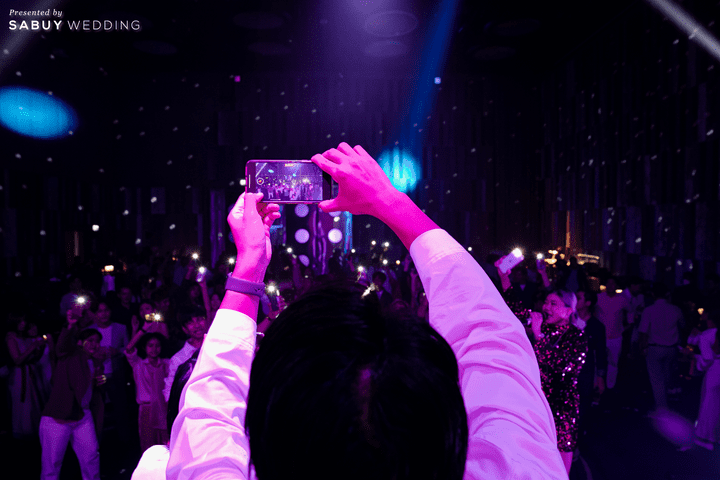  รีวิวงานแต่งธีมสี Hologram สวย สนุกอย่างมีสไตล์ @ W Bangkok