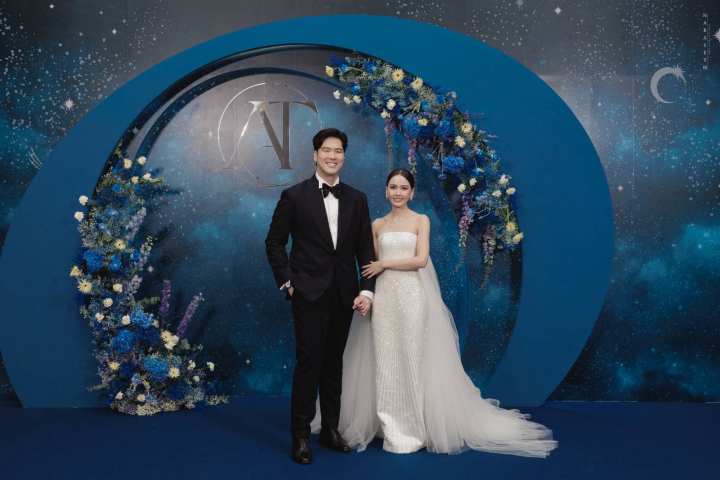 รีวิวงานแต่งธีมสวยหลุดโลก Galaxy Wedding แสงสีสุดปัง @ Conrad Bangkok