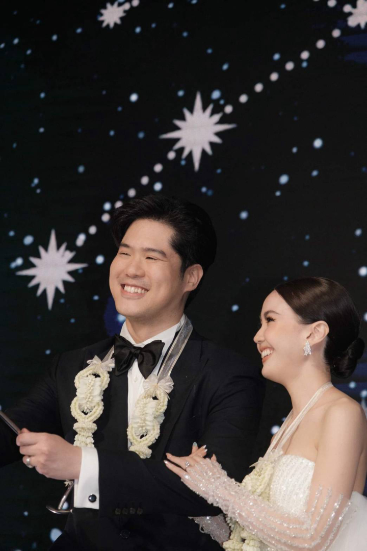  รีวิวงานแต่งธีมสวยหลุดโลก Galaxy Wedding แสงสีสุดปัง @ Conrad Bangkok