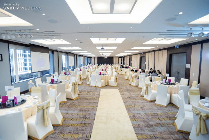  รีวิวงานแต่งสวยด้วยดอกไม้สด ครบทั้งพิธีทางการและสนุกสนานกับ Private Party @Crowne Plaza Bangkok Lumpini Park