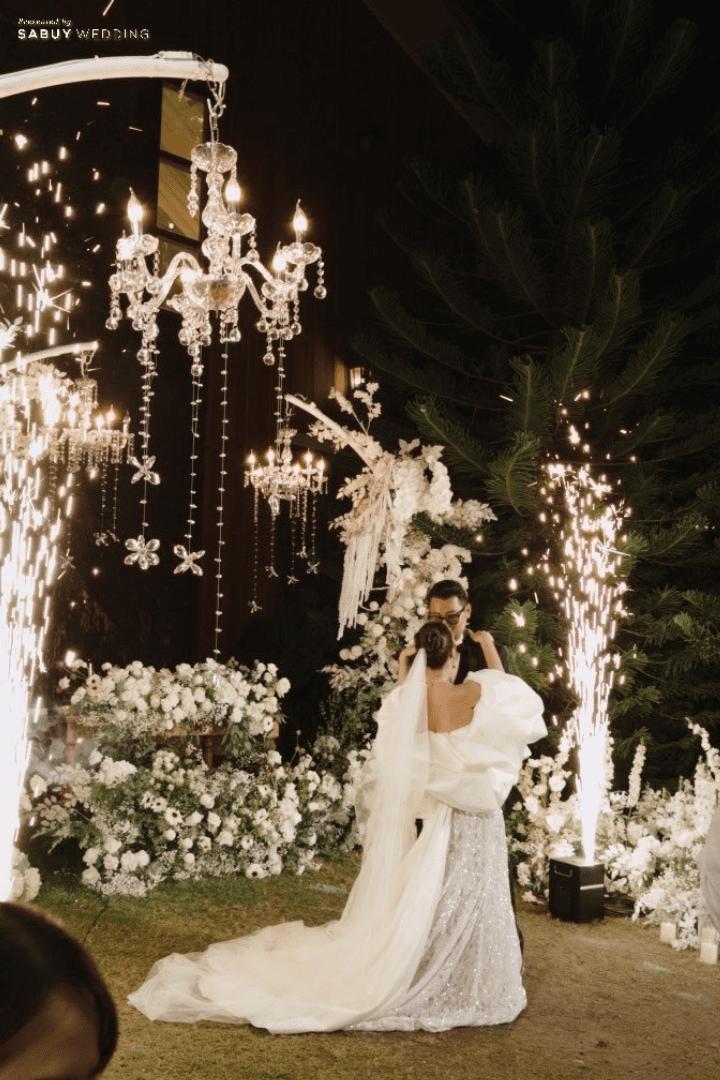  รีวิวงานแต่งฟีลสวนในฝันสไตล์ Homey เก็บทุกโมเมนต์ที่ออกแบบด้วยหัวใจ @BARN KlongSuan