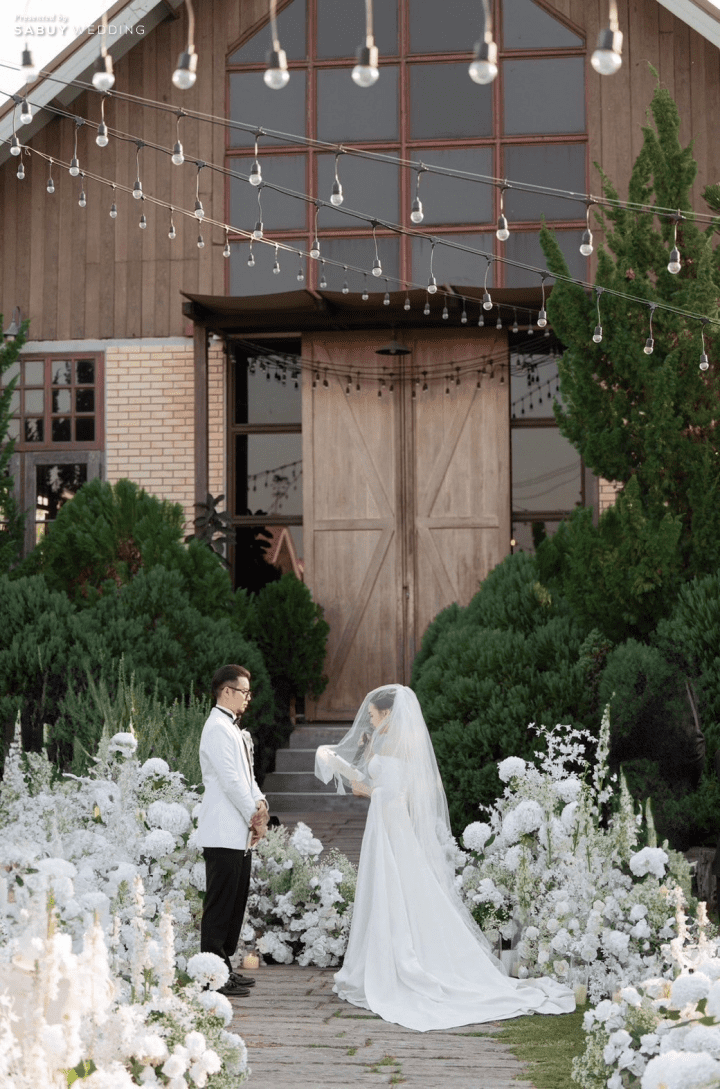  รีวิวงานแต่งฟีลสวนในฝันสไตล์ Homey เก็บทุกโมเมนต์ที่ออกแบบด้วยหัวใจ @BARN KlongSuan
