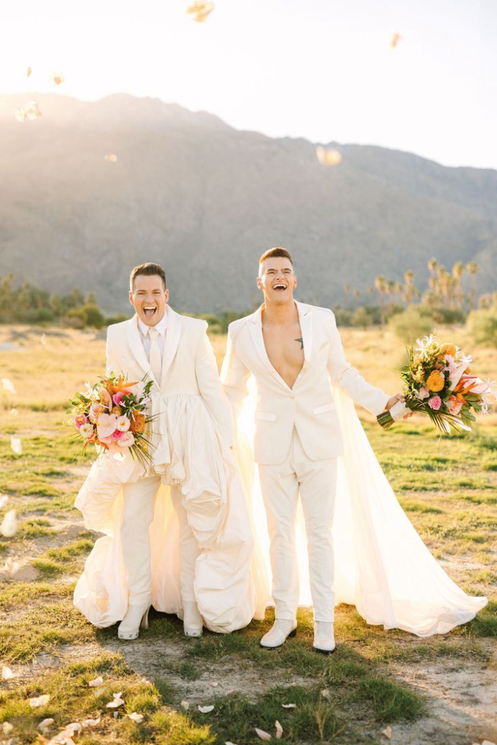  10 ไอเดียชุดแต่งงาน LGBTQ+ เลือกใส่ให้เป็นตัวเอง