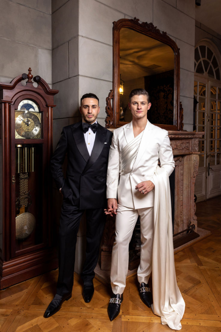  10 ไอเดียชุดแต่งงาน LGBTQ+ เลือกใส่ให้เป็นตัวเอง