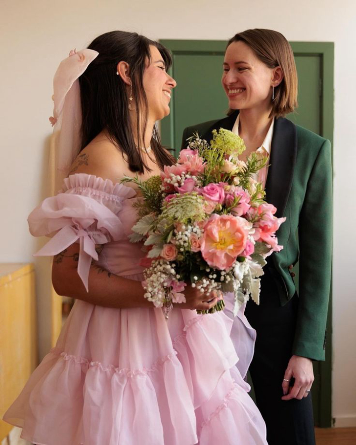  10 ไอเดียชุดแต่งงาน LGBTQ+ เลือกใส่ให้เป็นตัวเอง
