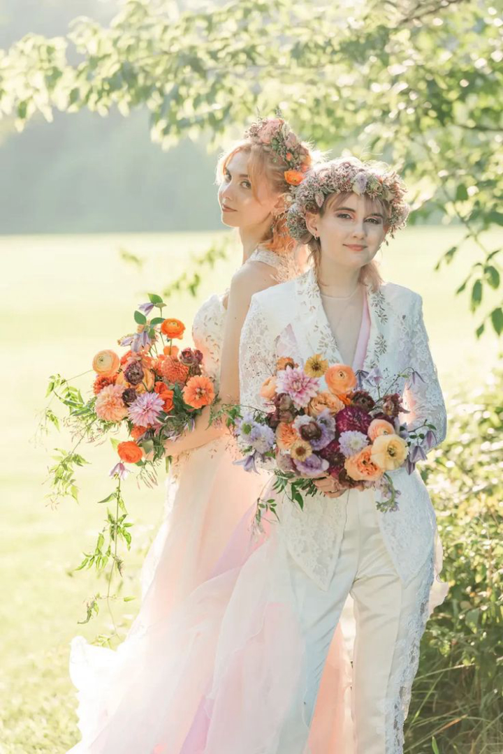  10 ไอเดียชุดแต่งงาน LGBTQ+ เลือกใส่ให้เป็นตัวเอง