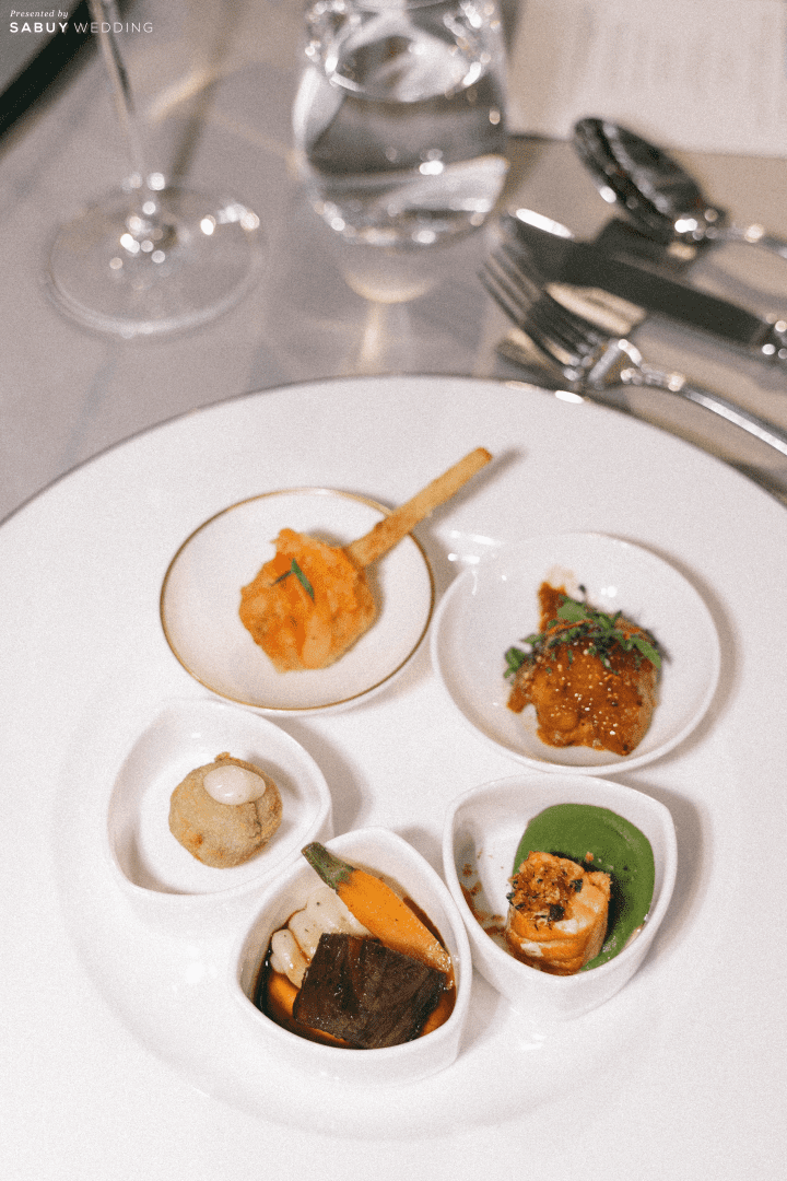 รีวิวงานแต่งสไตล์ Jazz Modern สุดอบอุ่นของคู่รักคุณหมอ @The Ritz-Carlton Bangkok