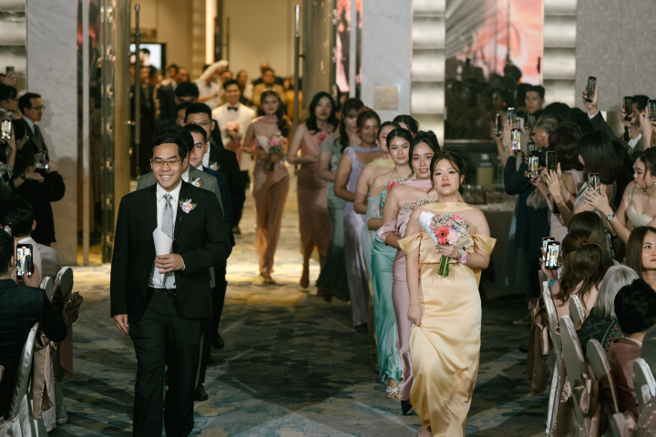  รีวิวงานแต่งของเจ้าสาวสุดเป๊ะ ธีม Colorful สดใส พร้อมเซอร์ไพรส์ศิลปินดัง @InterContinental Bangkok