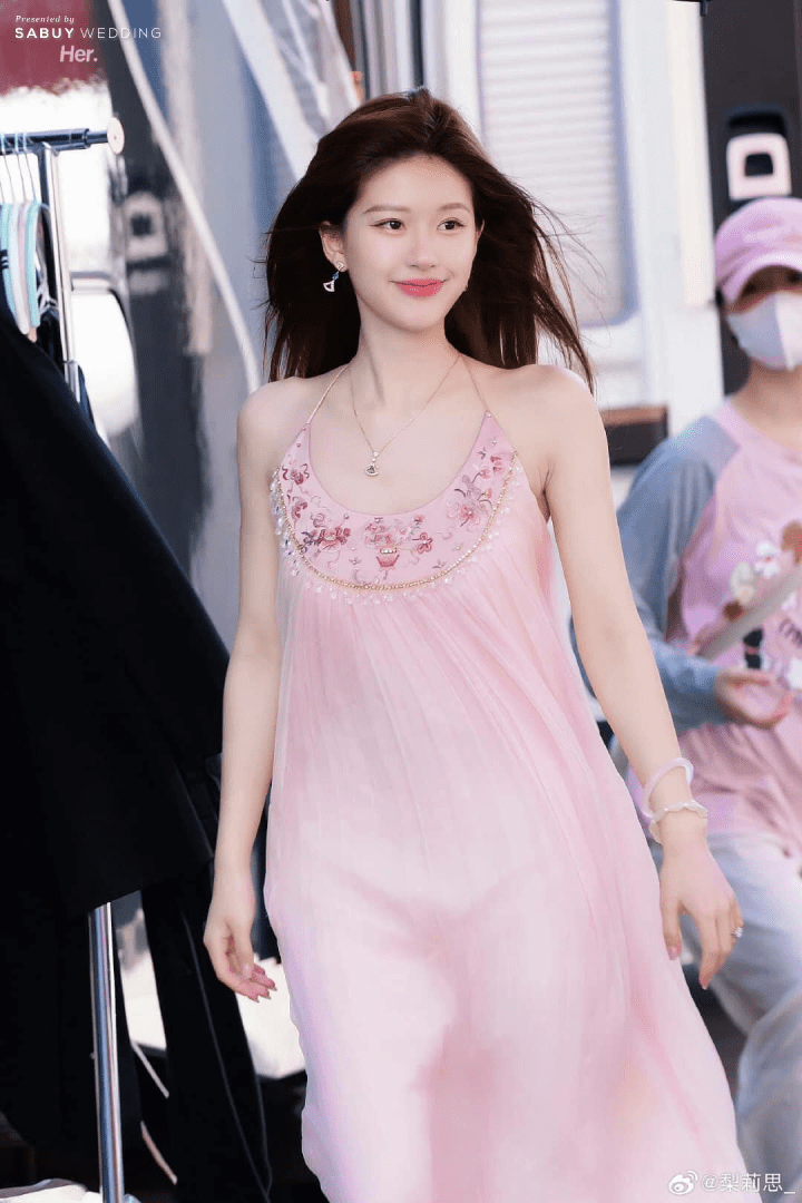  รวม 5 แบบชุดเพื่อนเจ้าสาว แรงบันดาลใจจากลุค “จ้าวลู่ซือ” ซีรีส์จีน Love’s Ambition 