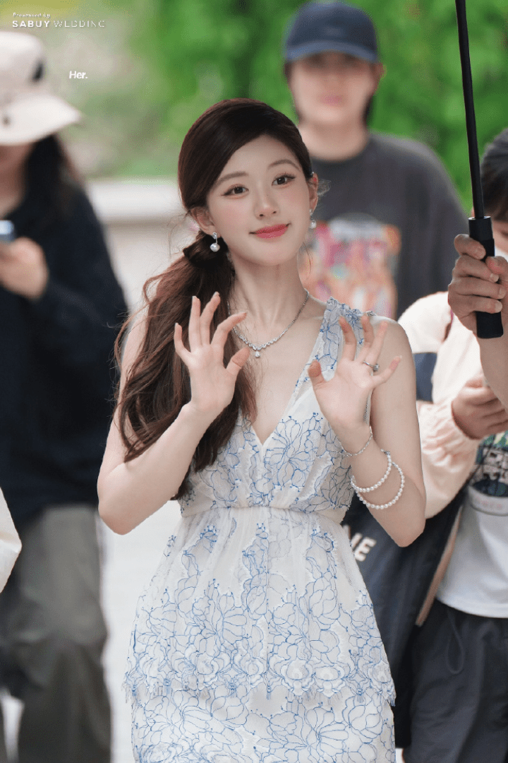  รวม 5 แบบชุดเพื่อนเจ้าสาว แรงบันดาลใจจากลุค “จ้าวลู่ซือ” ซีรีส์จีน Love’s Ambition 