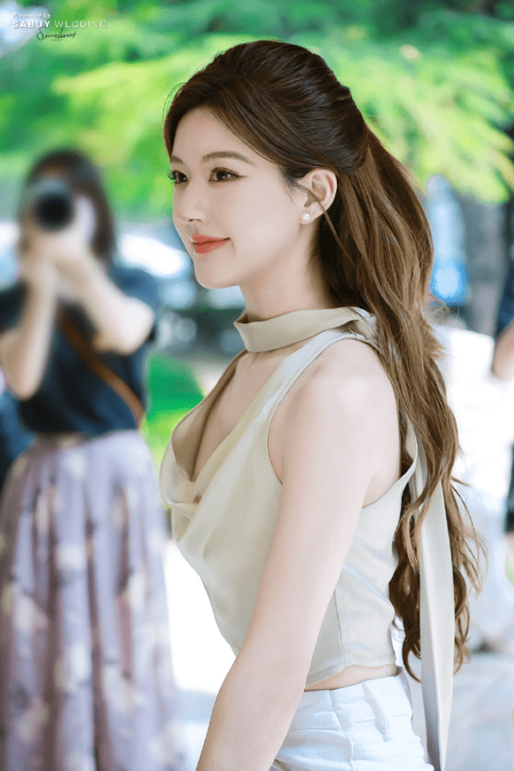  รวม 5 แบบชุดเพื่อนเจ้าสาว แรงบันดาลใจจากลุค “จ้าวลู่ซือ” ซีรีส์จีน Love’s Ambition 