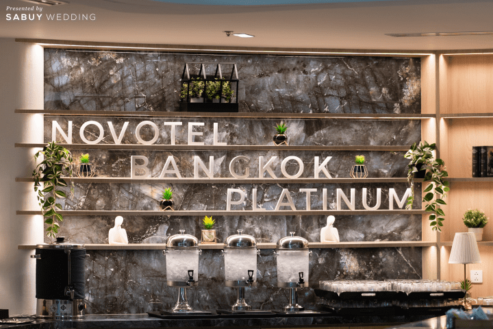 รีวิวงานหมั้นพิธีจีน ละมุนชวนฝันด้วยดอกไม้โทนชมพู ขาว แดง @ Novotel Bangkok Platinum Pratunam