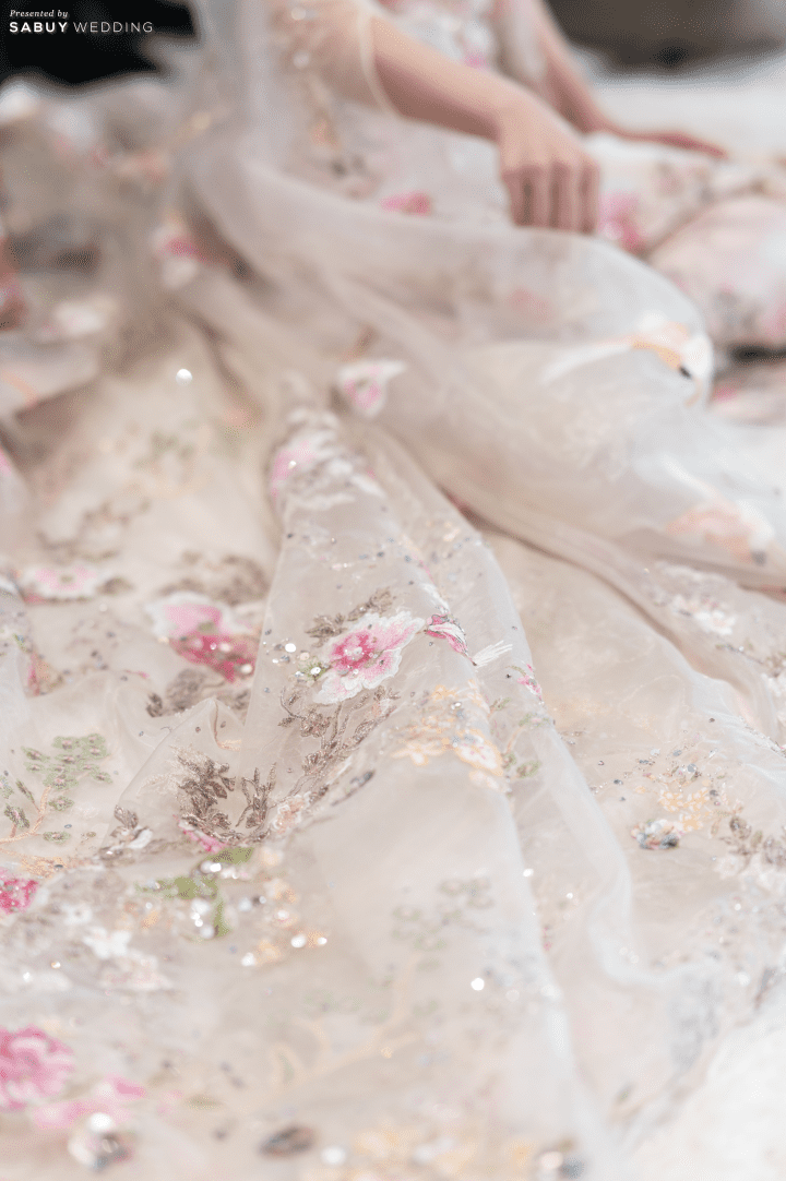 รีวิวงานหมั้นพิธีจีน ละมุนชวนฝันด้วยดอกไม้โทนชมพู ขาว แดง @ Novotel Bangkok Platinum Pratunam