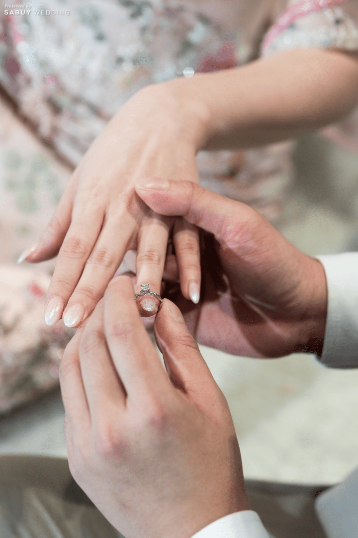 รีวิวงานหมั้นพิธีจีน ละมุนชวนฝันด้วยดอกไม้โทนชมพู ขาว แดง @ Novotel Bangkok Platinum Pratunam