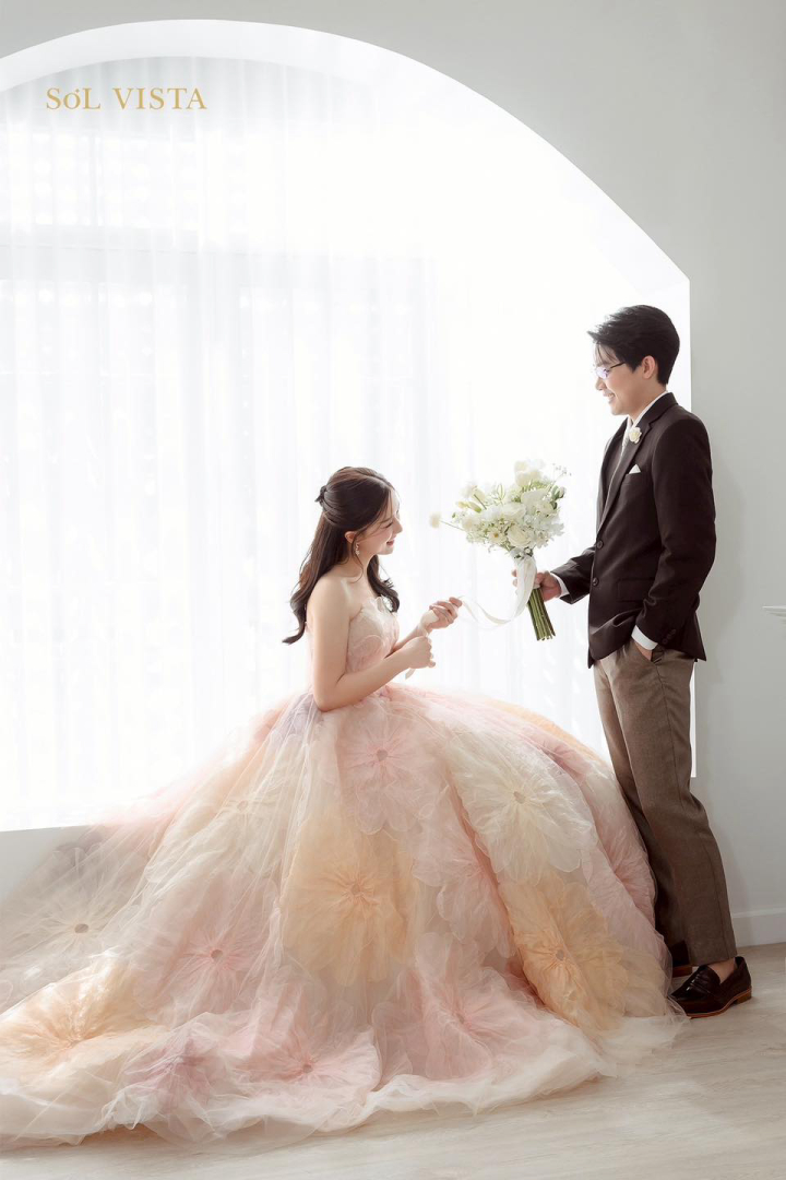  รวม 6 ร้านชุดแต่งงานสวยทุกองศา จากห้องเสื้อแบรนด์ดัง! ที่ยกมาไว้ใน SabuyWedding Festival 2026