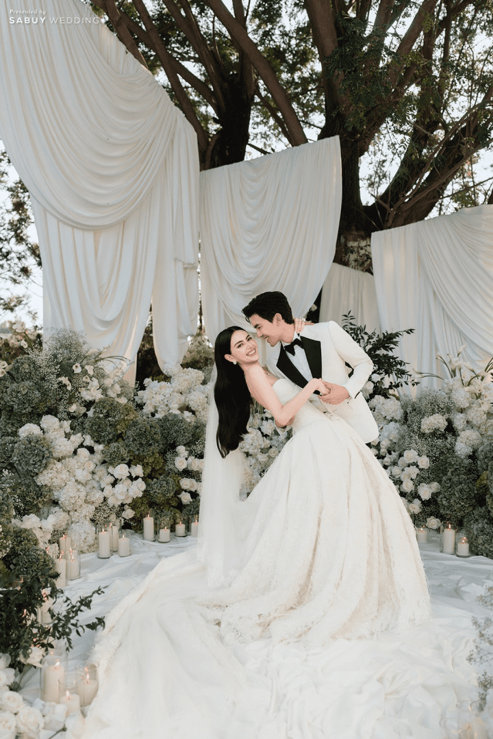 งานแต่งซุปตาร์สายแฟ "ใหม่ ดาวิกา - เต๋อ ฉันทวิชช์" กับดีเทลชุดบ่าวสาวสุดยูนีค!