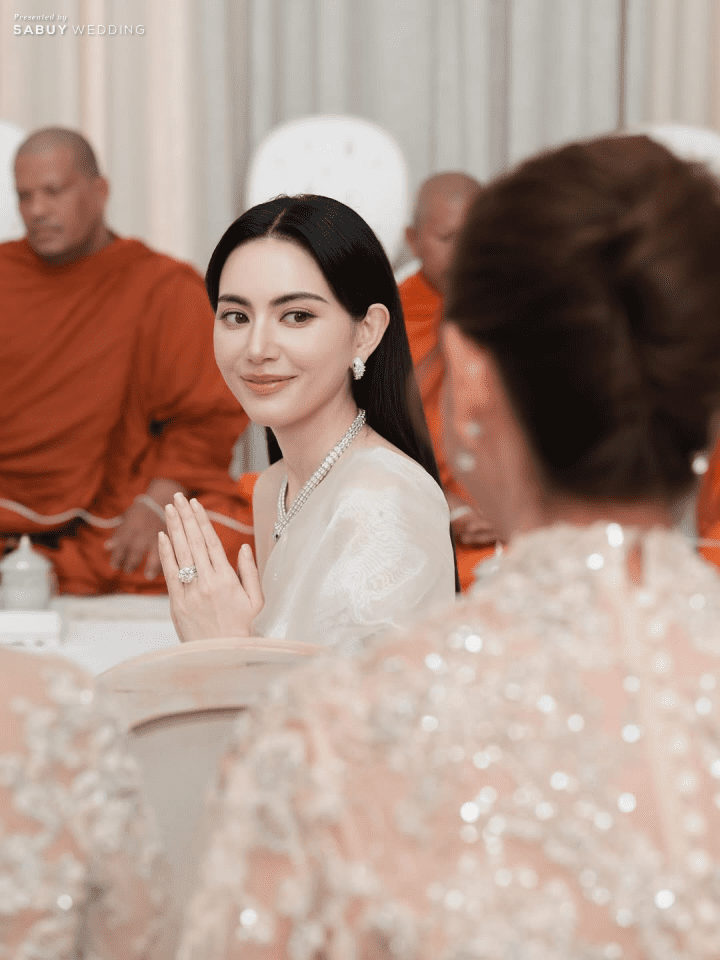 งานแต่งซุปตาร์สายแฟ "ใหม่ ดาวิกา - เต๋อ ฉันทวิชช์" กับดีเทลชุดบ่าวสาวสุดยูนีค!