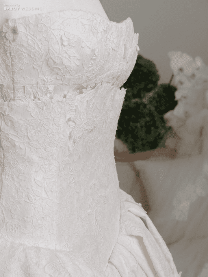 งานแต่งซุปตาร์สายแฟ "ใหม่ ดาวิกา - เต๋อ ฉันทวิชช์" กับดีเทลชุดบ่าวสาวสุดยูนีค!