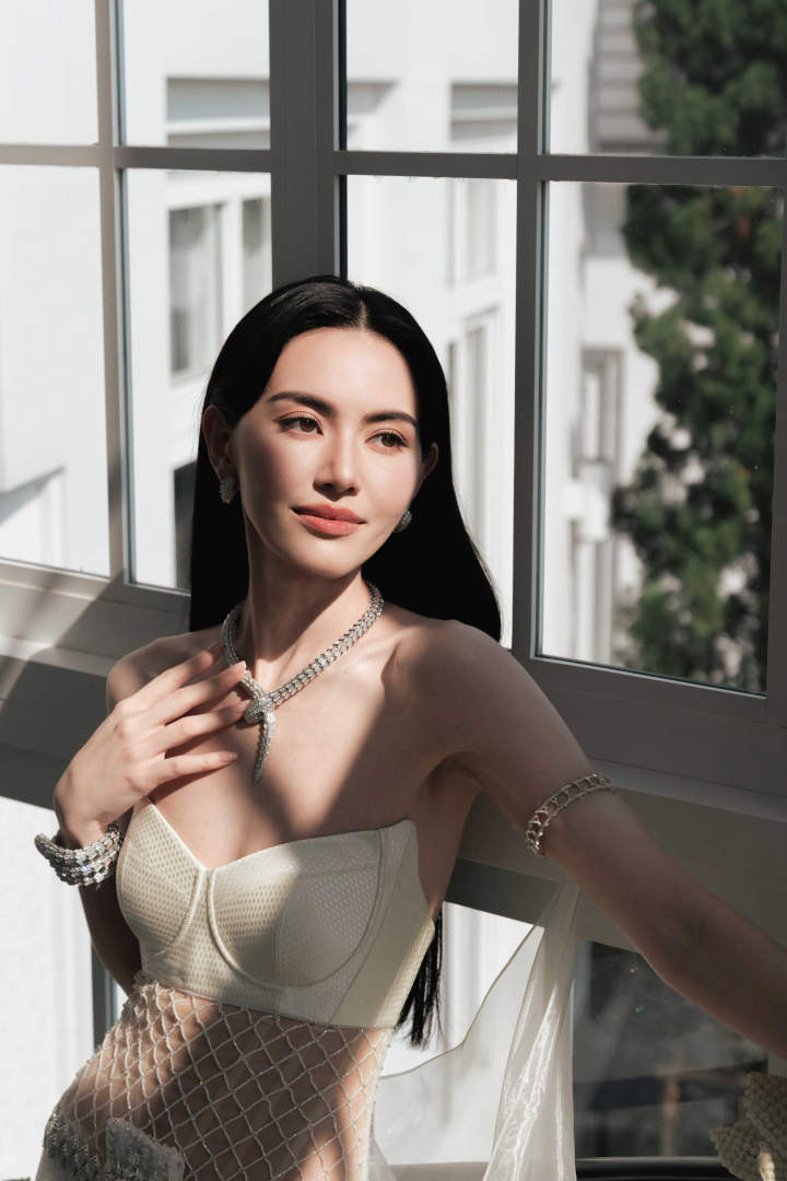 งานแต่งซุปตาร์สายแฟ "ใหม่ ดาวิกา - เต๋อ ฉันทวิชช์" กับดีเทลชุดบ่าวสาวสุดยูนีค!