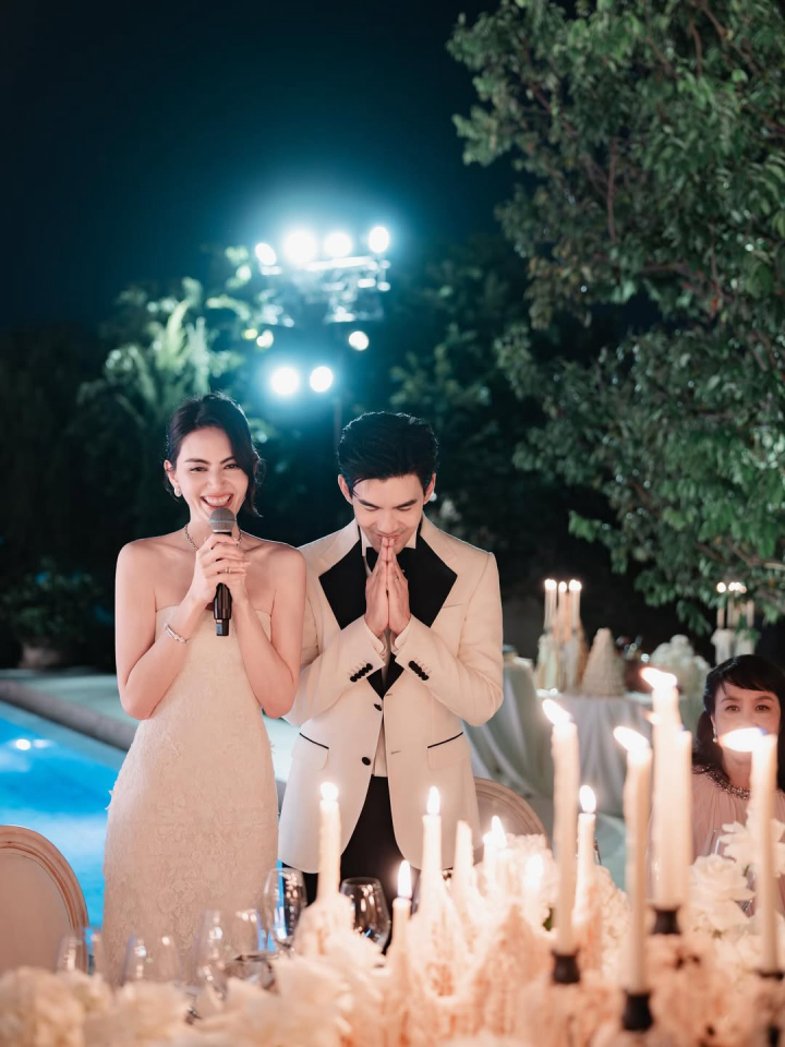 งานแต่งซุปตาร์สายแฟ "ใหม่ ดาวิกา - เต๋อ ฉันทวิชช์" กับดีเทลชุดบ่าวสาวสุดยูนีค!