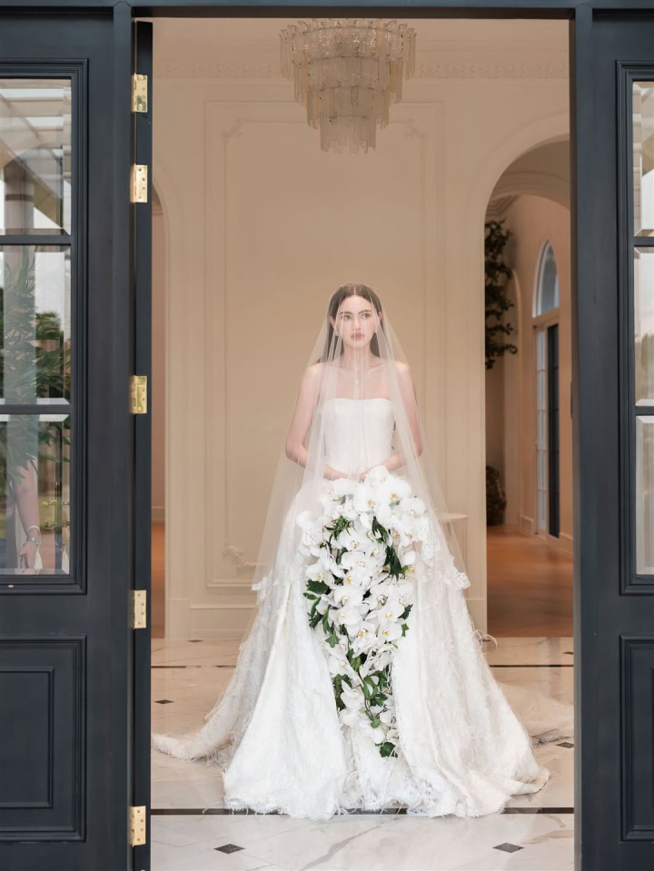 งานแต่งซุปตาร์สายแฟ "ใหม่ ดาวิกา - เต๋อ ฉันทวิชช์" กับดีเทลชุดบ่าวสาวสุดยูนีค!