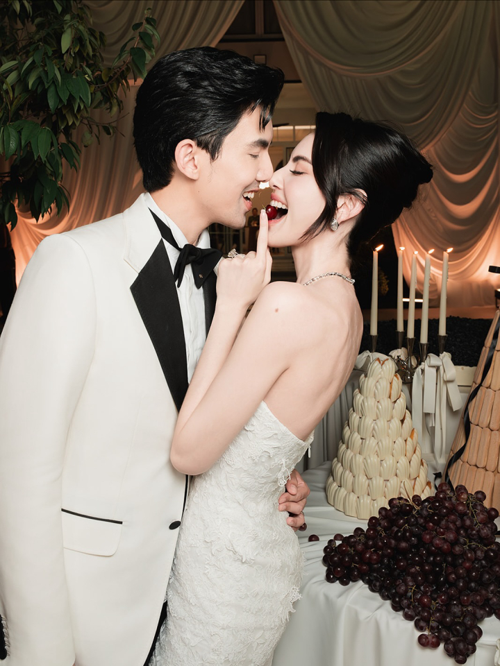 งานแต่งซุปตาร์สายแฟ "ใหม่ ดาวิกา - เต๋อ ฉันทวิชช์" กับดีเทลชุดบ่าวสาวสุดยูนีค!