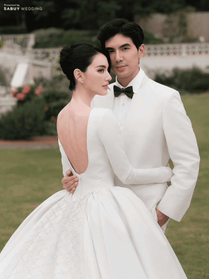 งานแต่งซุปตาร์สายแฟ "ใหม่ ดาวิกา - เต๋อ ฉันทวิชช์" กับดีเทลชุดบ่าวสาวสุดยูนีค!