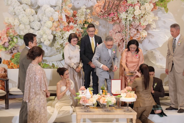 เก็บตกภาพงานหมั้น "มายด์ ลภัสลัล - พาย สุนิษฐ์" สวยสะกดแบบที่เห็นแล้วต้องเซฟเก็บ Ref.