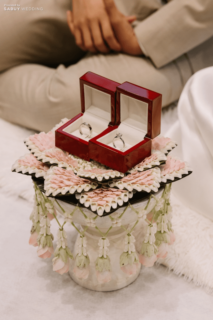 รีวิวงานแต่งงาน ‘Feel like home’ บอกเล่าตัวตนผ่านดีเทลงานคราฟต์ @The Okura Prestige Bangkok