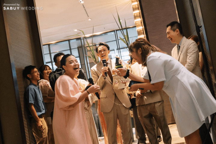 รีวิวงานแต่งงาน ‘Feel like home’ บอกเล่าตัวตนผ่านดีเทลงานคราฟต์ @The Okura Prestige Bangkok