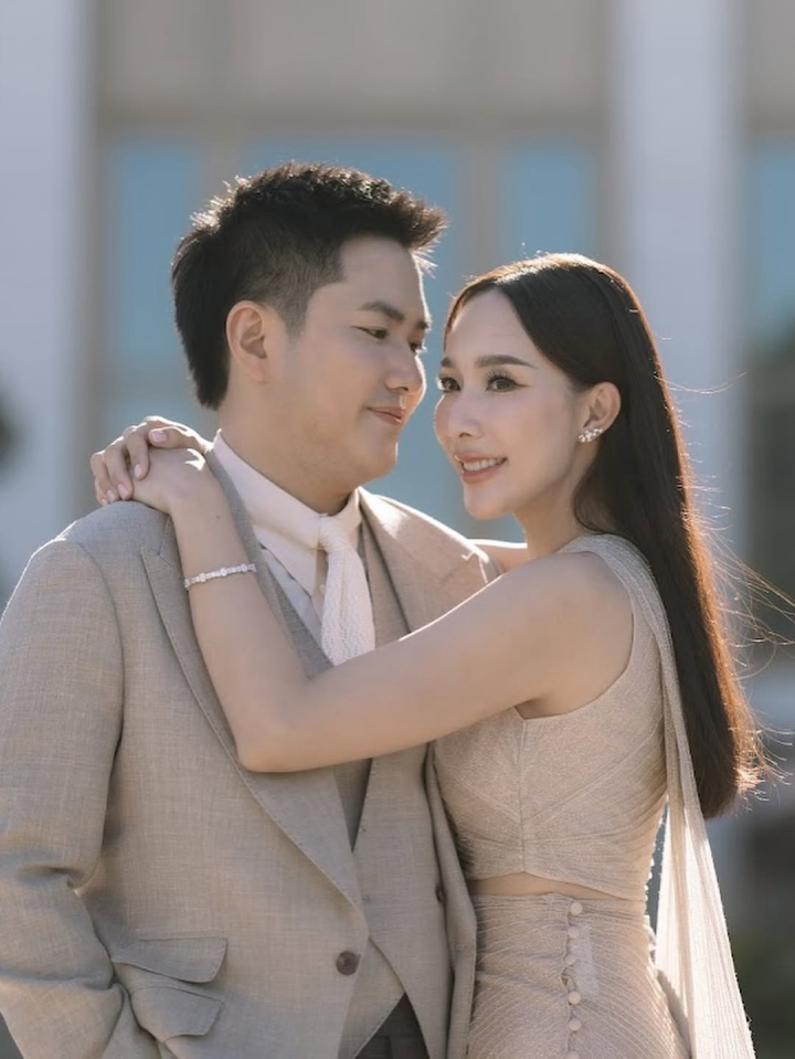  โรแมนติกทุกมุมกล้อง รวมภาพสุดหวาน งานแต่ง “มิ้นท์ ณัฐวรา - หยัง วิธวิทย์”