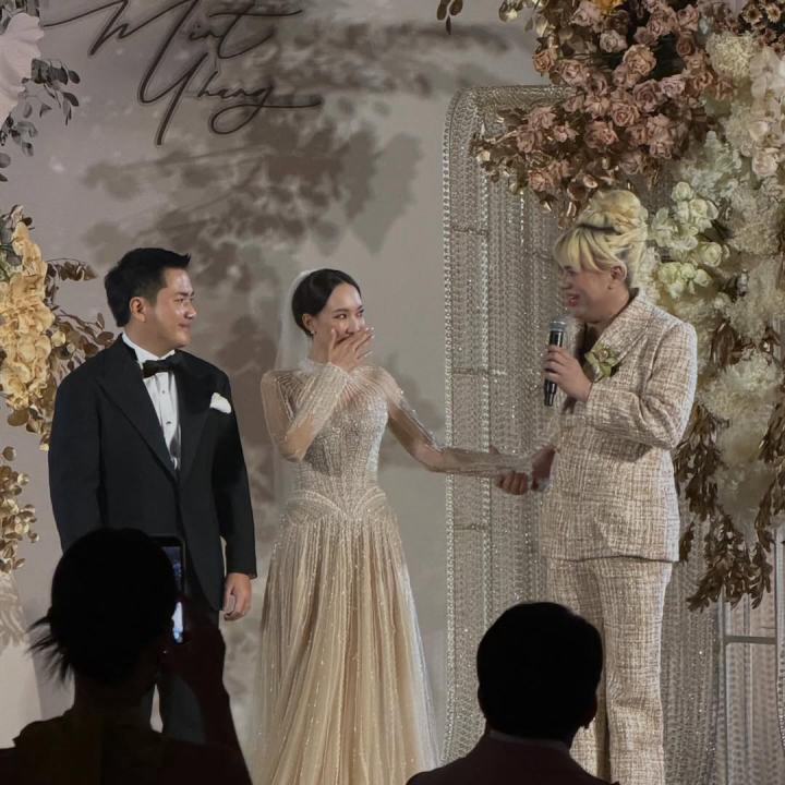  โรแมนติกทุกมุมกล้อง รวมภาพสุดหวาน งานแต่ง “มิ้นท์ ณัฐวรา - หยัง วิธวิทย์”