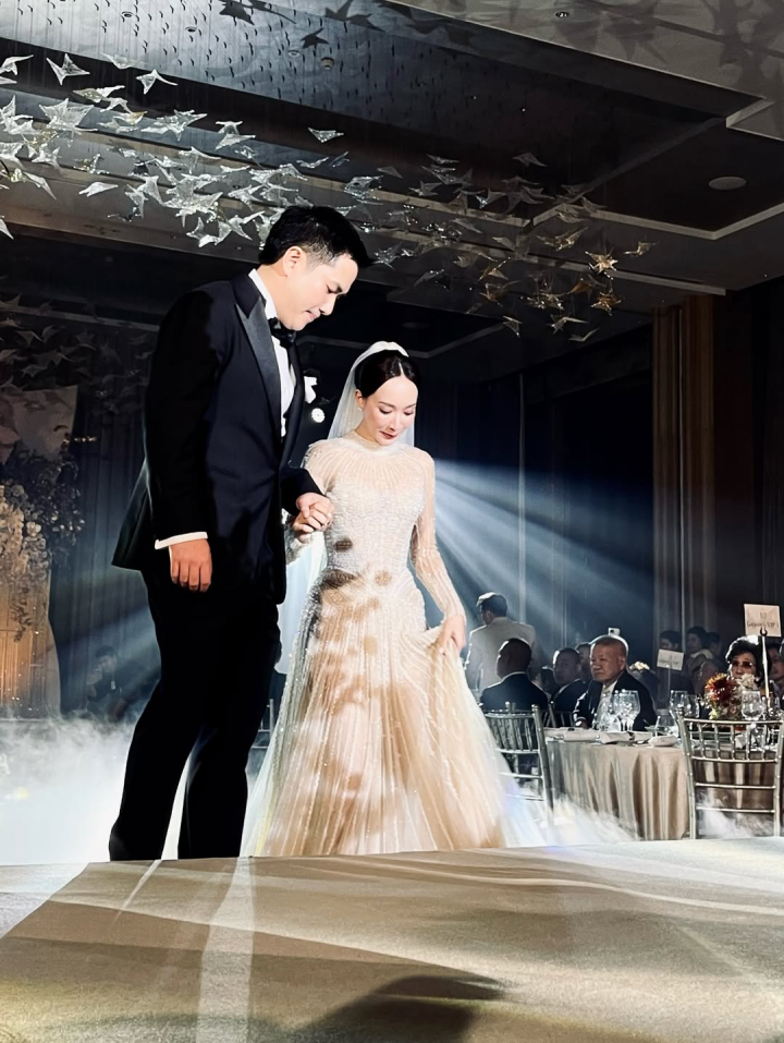  โรแมนติกทุกมุมกล้อง รวมภาพสุดหวาน งานแต่ง “มิ้นท์ ณัฐวรา - หยัง วิธวิทย์”