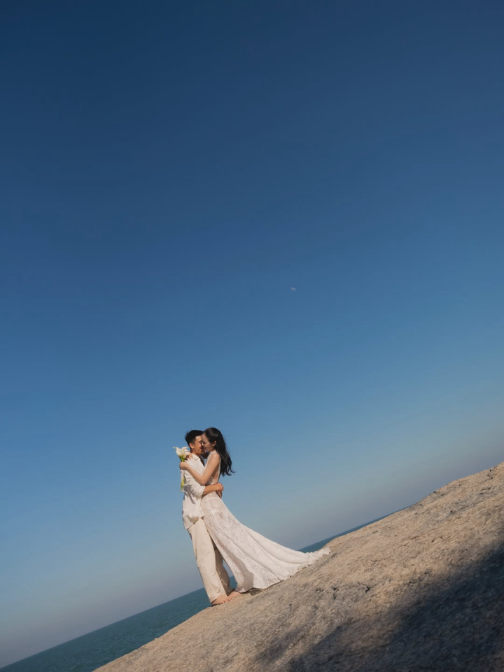  ส่องลุค Pre Wedding “บุ๊ค วง Olives” สวยเรียบหรู ดูดี เซ็กซี่สุดใจ