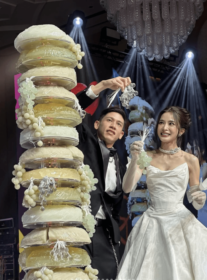  เจาะลึกดีเทลงานแต่ง "มายด์ ลภัสลัล - พาย สุนิษฐ์" กับธีม Music Festival 2025 สุดไวรัล