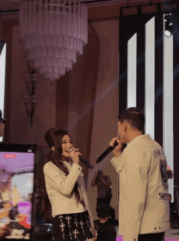  เจาะลึกดีเทลงานแต่ง "มายด์ ลภัสลัล - พาย สุนิษฐ์" กับธีม Music Festival 2025 สุดไวรัล