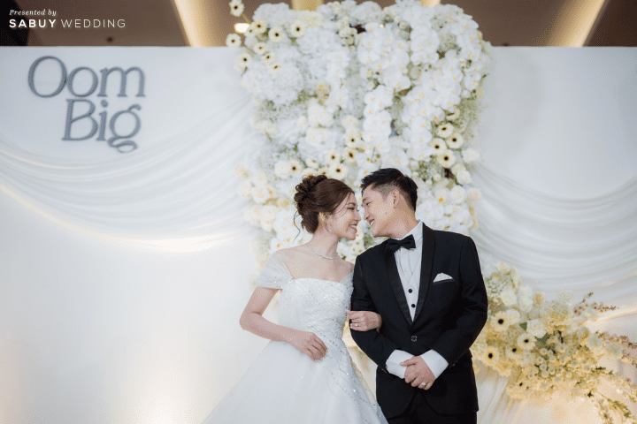  รีวิวงานแต่งธีมสีสุด Glam ไฮไลต์จอ LED เปลี่ยนธีมตามพิธีแบบสวยอลัง @The Grand Fourwings Convention Hotel Bangkok