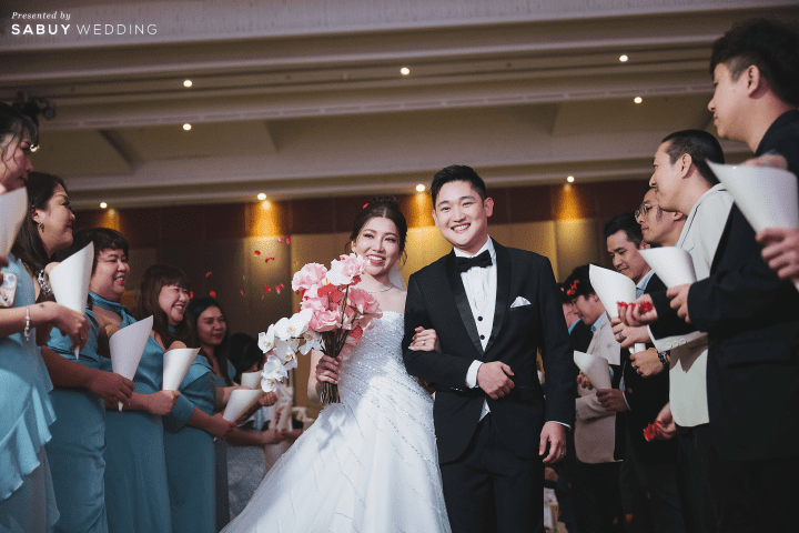  รีวิวงานแต่งธีมสีสุด Glam ไฮไลต์จอ LED เปลี่ยนธีมตามพิธีแบบสวยอลัง @The Grand Fourwings Convention Hotel Bangkok