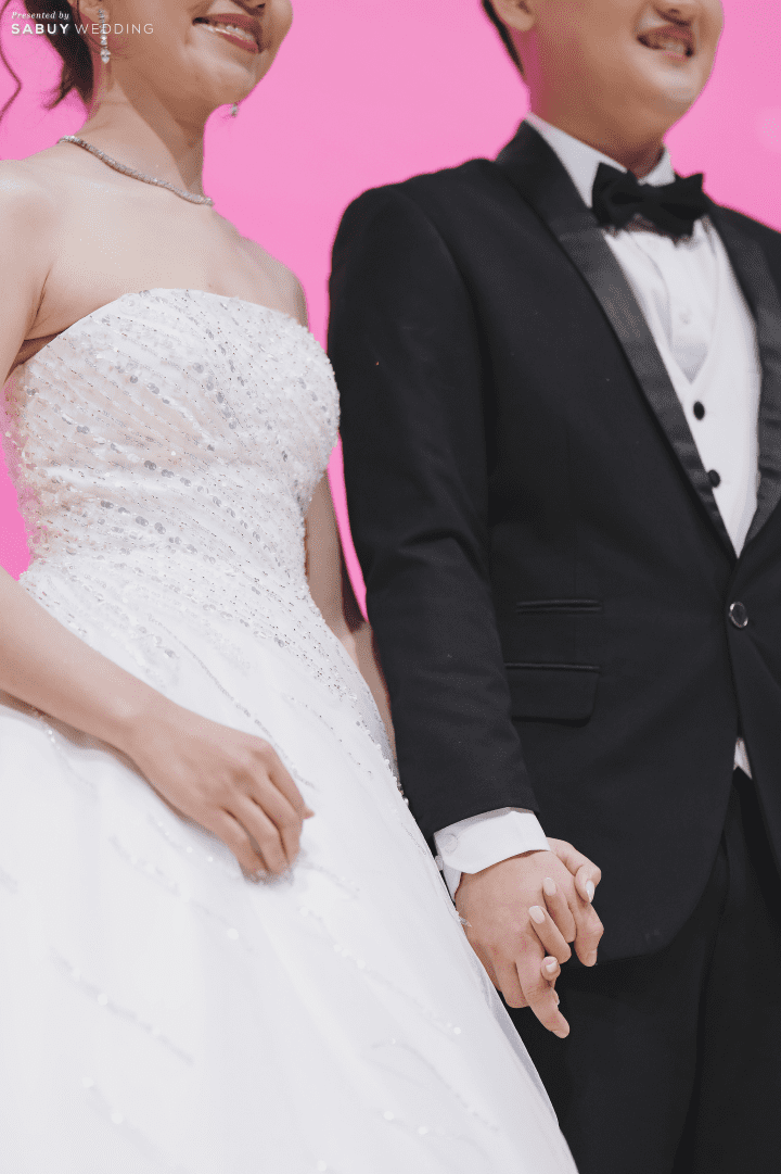  รีวิวงานแต่งธีมสีสุด Glam ไฮไลต์จอ LED เปลี่ยนธีมตามพิธีแบบสวยอลัง @The Grand Fourwings Convention Hotel Bangkok