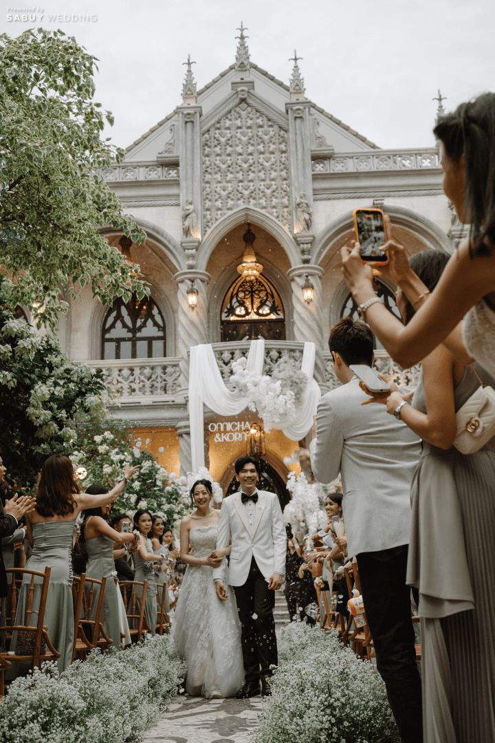  รีวิวงานแต่ง Timeless White สวยโรแมนติก คลาสสิคกลางมวลดอกไม้ @ Chivalry's Story