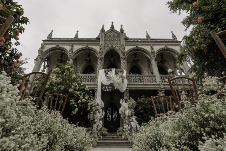  รีวิวงานแต่ง Timeless White สวยโรแมนติก คลาสสิคกลางมวลดอกไม้ @ Chivalry's Story